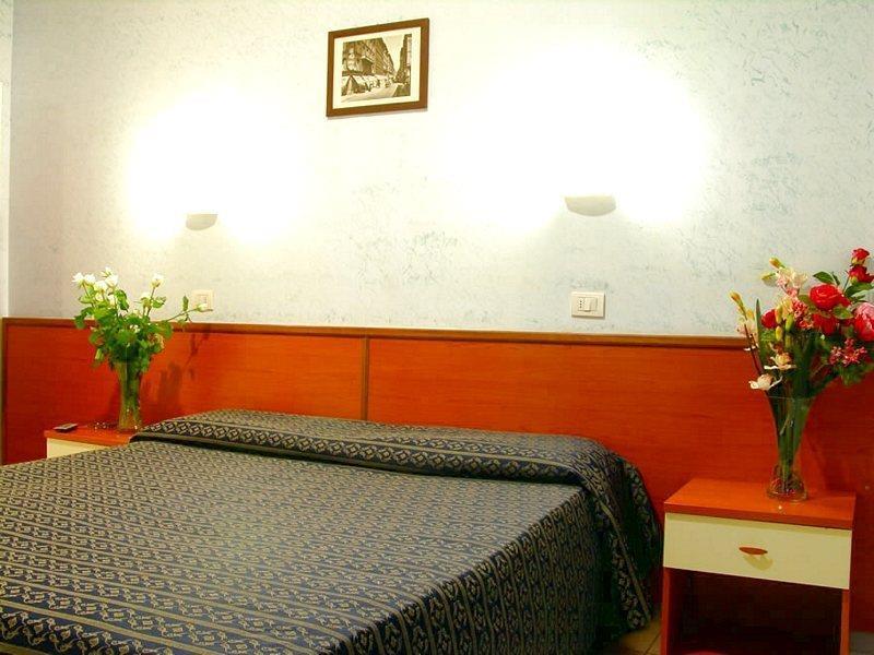 Hotel Alius Roma Exterior foto